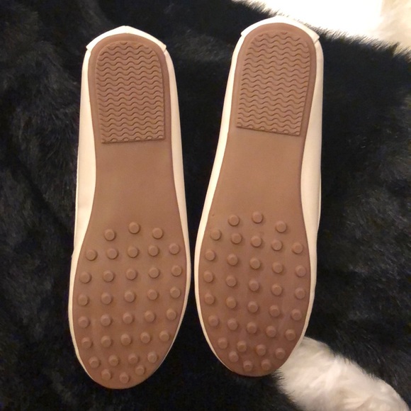Cream Flats/Loafers - Picture 2 of 6